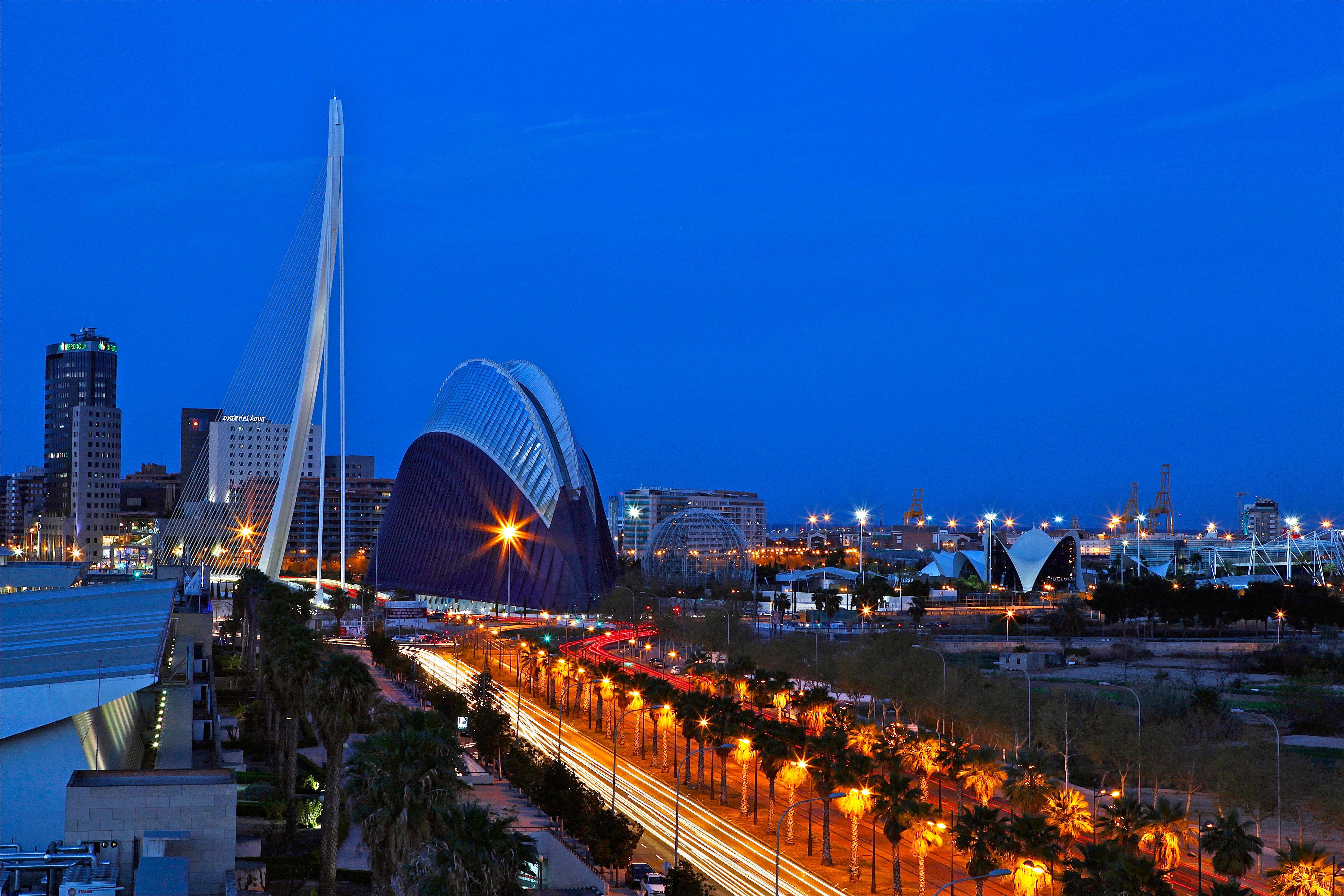 Holiday Inn Express Ciudad De Las Ciencias By Ihg Valencia Luaran gambar